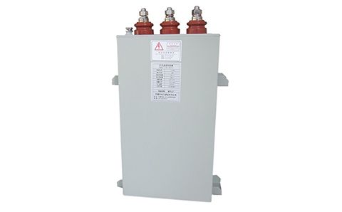 電容器在直流穩(wěn)態(tài)電路中可有電流通過？